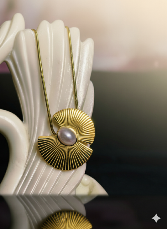 Timeless Elegance: Designer Pearl Pendant with Anti-Tarnish Chain
